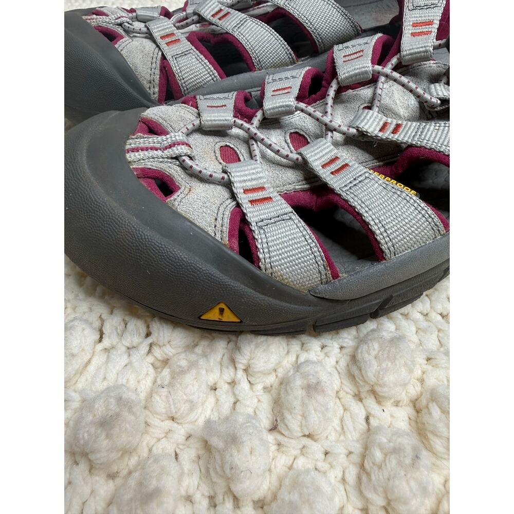 KEEN Women's 11 Newport H2 Waterproof Hiking Sandal Rubber Toe Gray Burgundy - Picture 5 of 15
